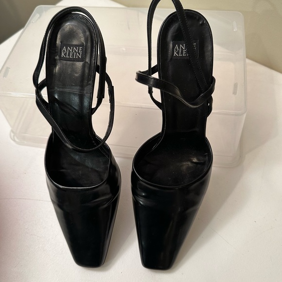 Anne Klein Shoes - ANNE KLEIN vintage black leather two strap slingback